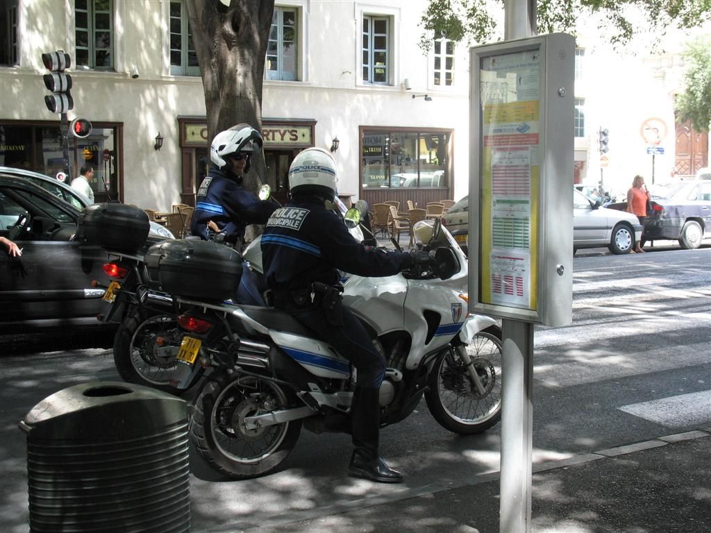 Policie v Nimés