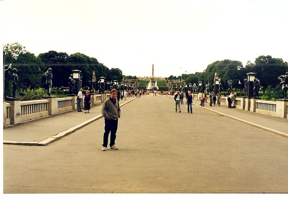 Fragnerův park - v pozadí Vigelandův monolit