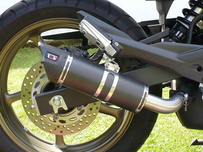 Výfuk Xj6 2009