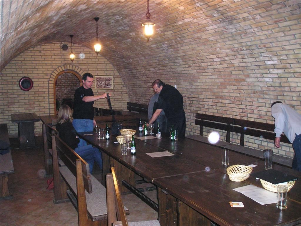 Ve sklepě...