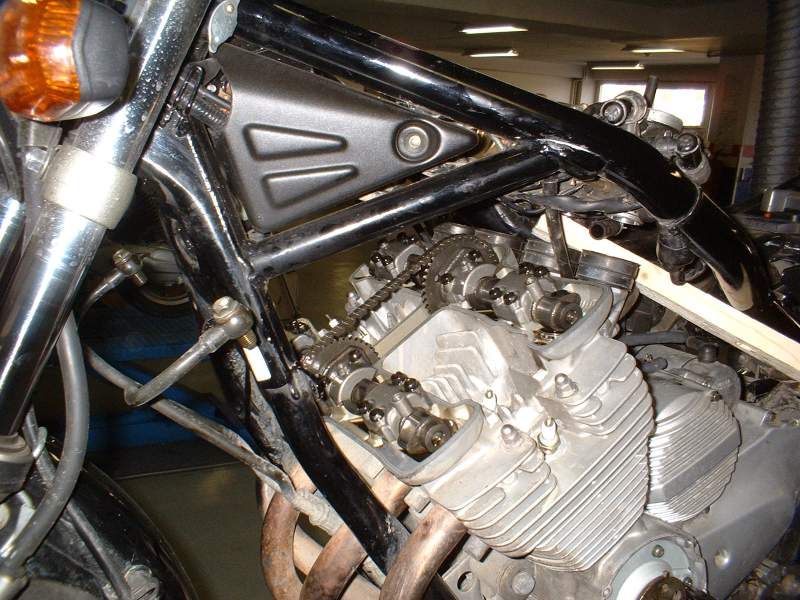 Motor XJ600 bez víka